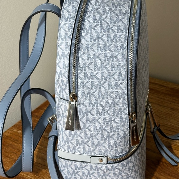 Michael Kors NEW Rhea Zip Medium Backpack Sky Blue - Picture 2 of 7